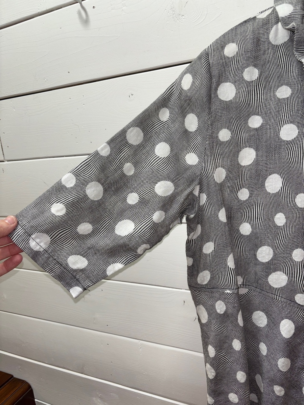 TERRA SJ Apparel Grey Polka Dot Linen Blend Blouse Size S - Picture 5 of 10